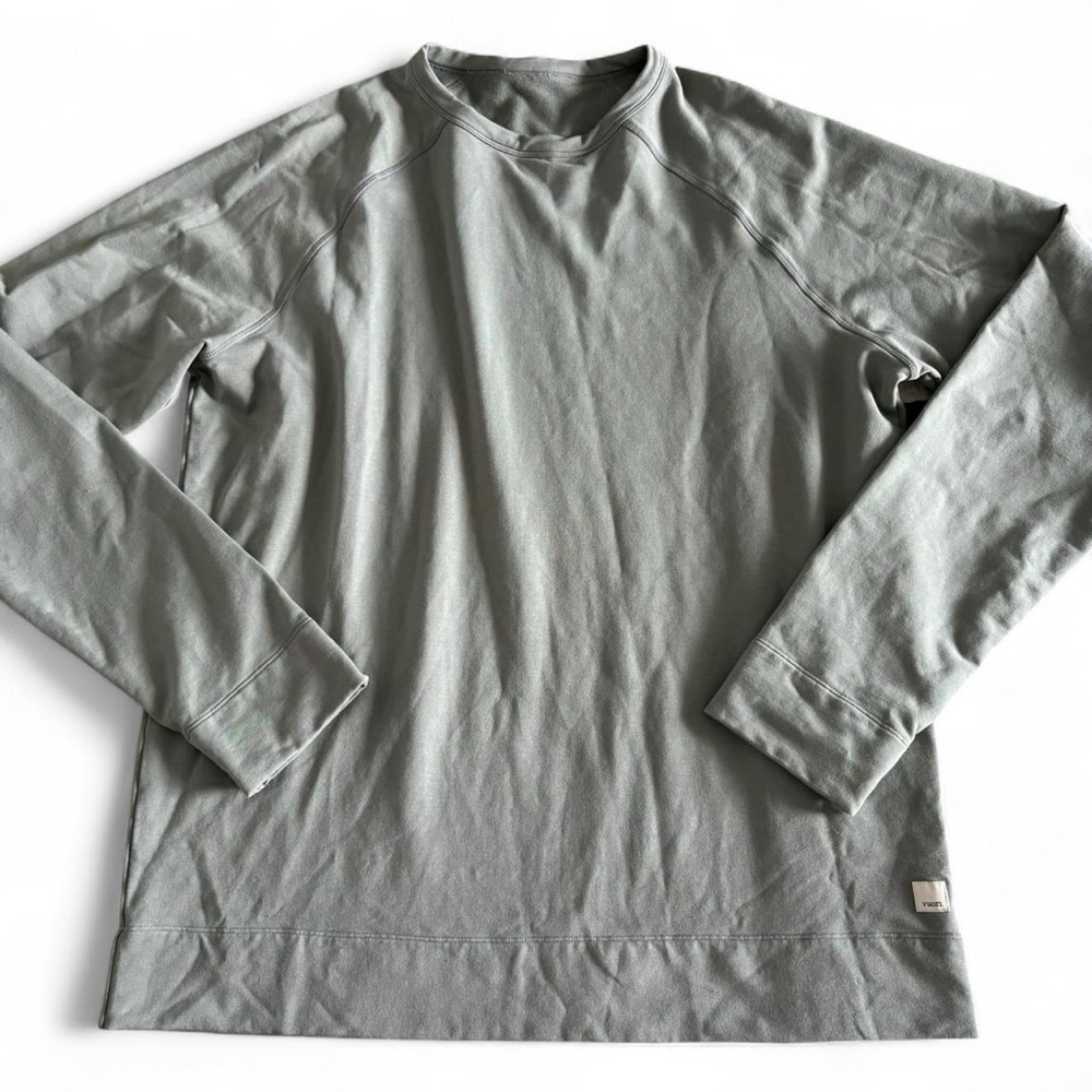 Vuori Men's Light Green / Gray Long Sleeve Shirt size L never worn